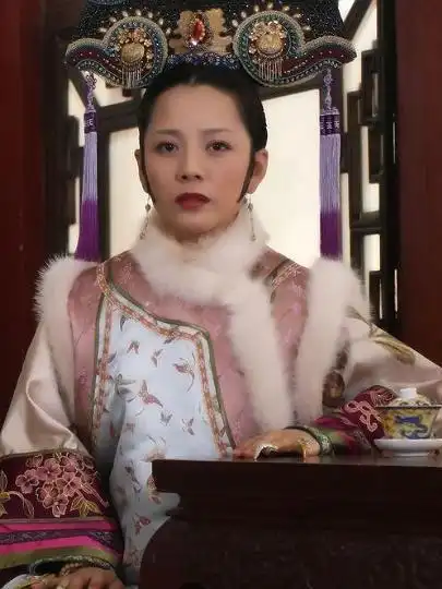 甄嬛传敬妃为什么告发三阿哥和瑛贵人偷情牵连无辜的瑛贵人