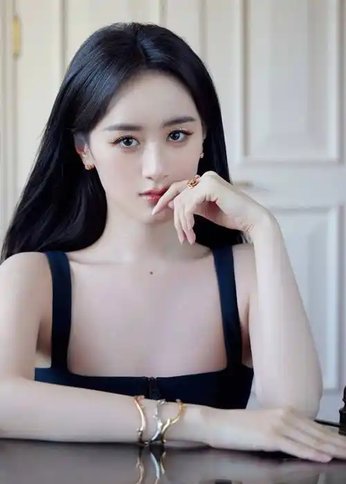 绝美女神袁冰妍,优雅又娇艳,绽放华丽的梦幻之旅_古装_角色_作品