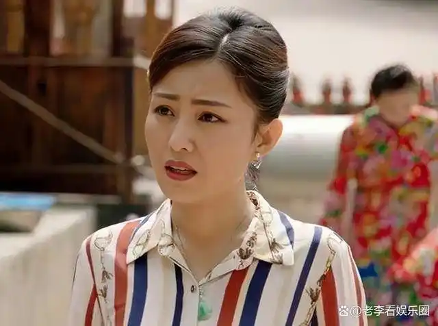 本山传媒中有很多的高颜值二人转演员.比如海燕,王悦,沈春阳等等.