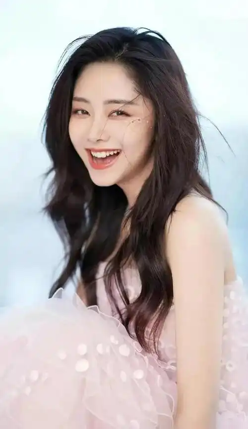 谭松韵的12张美照每张图片皆是珍藏版