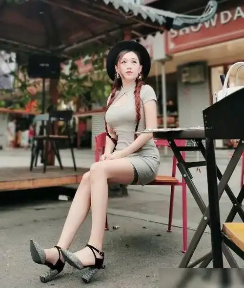 斗鱼户外一姐梦蝶负债累累被限制消费靠擦边直播还债