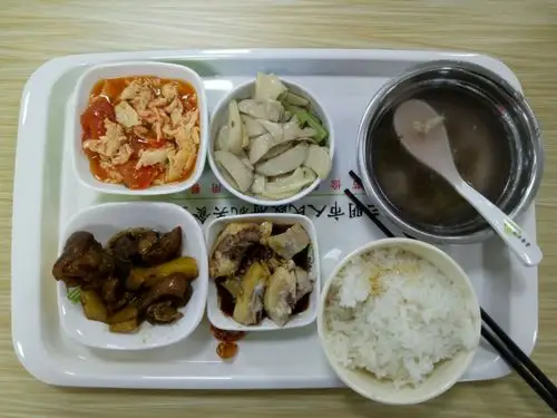 市政府机关食堂重新装修开业了