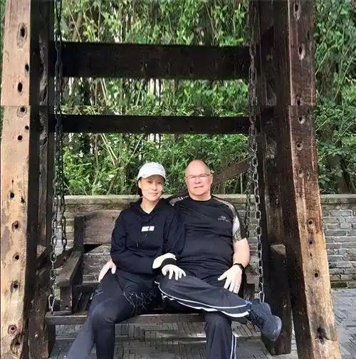 红极一时的朱曼芳:为女儿邬君梅的婚姻担心,晚年照顾偏瘫丈夫_邬承业