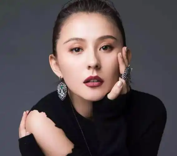 专访热依扎用表演表达热爱用心诠释每一个角色