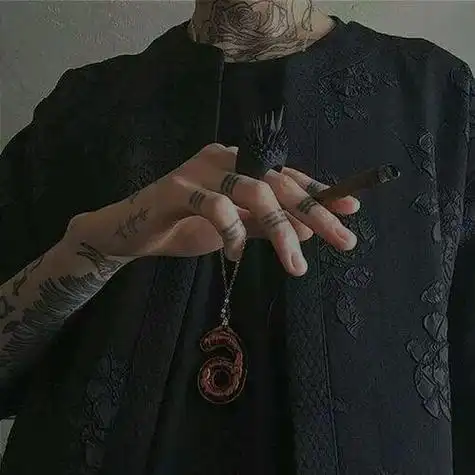 男生头像冷酷帅气纹身背影 男生头像图片大全 -【爱个性】