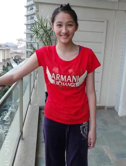 关晓彤有什么好?看完照片后我懂了,网友:最后一张好黑