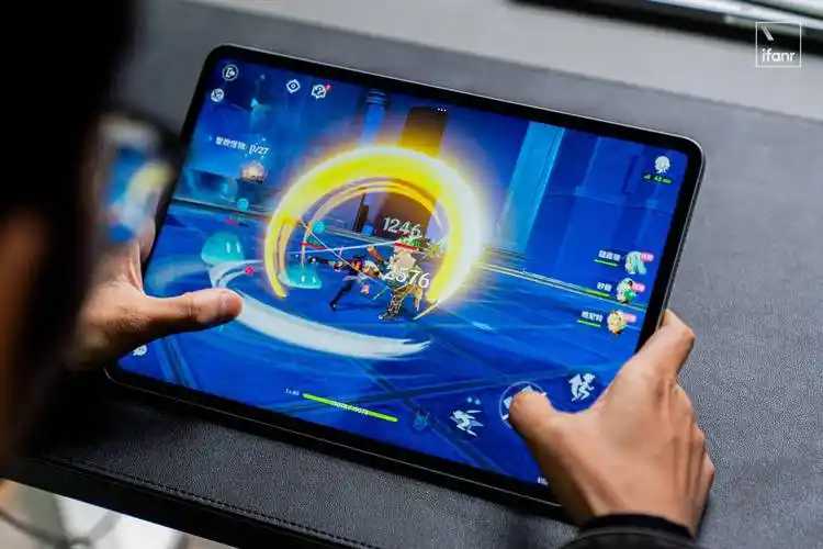 4 体验:百瓦快充配上大电池大屏幕,性能最好,最