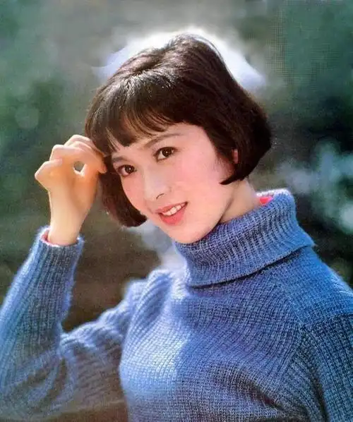 80年代"第一美女"龚雪,因"流氓案"远赴他国,今70岁近况如何