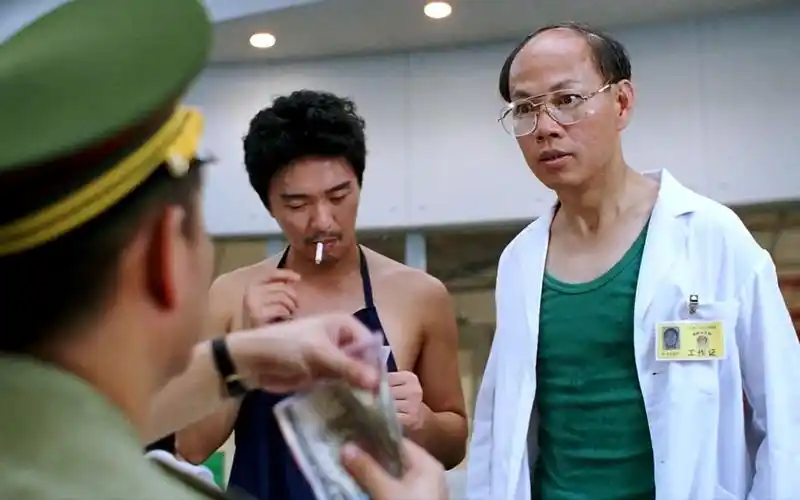 《国产凌凌漆》搞笑片段(达文西在精神病研究所做研究工作)国粤双语