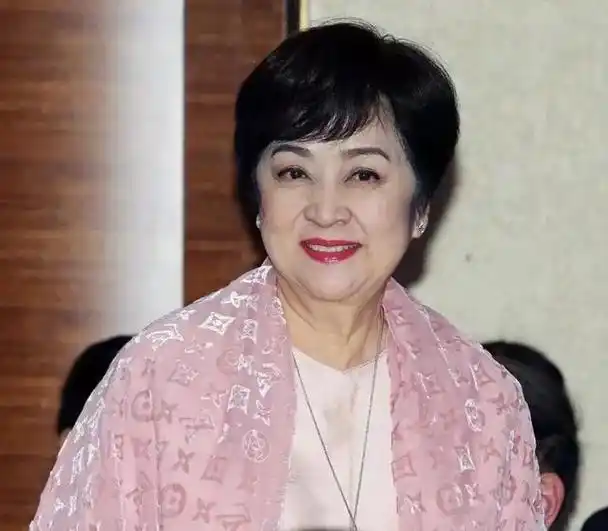 72岁甄珍考虑在香港接种疫苗先看身体状况