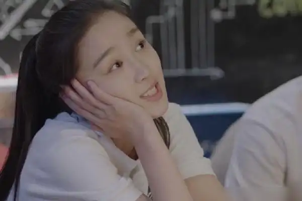 这样的女孩子是《小欢喜》中人设最完美的人,但是不知道为什么不少人