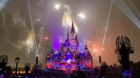 上海迪士尼跨年烟火秀因雾霾取消 冰雪大世界喊退票的游客在哪里