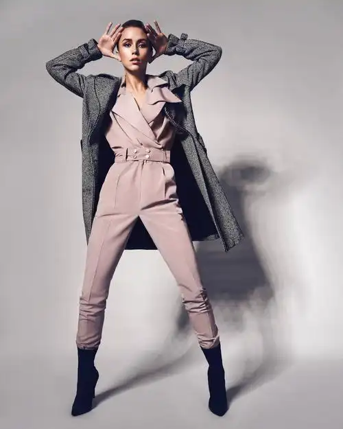 lucy杂志-秋季时装人像