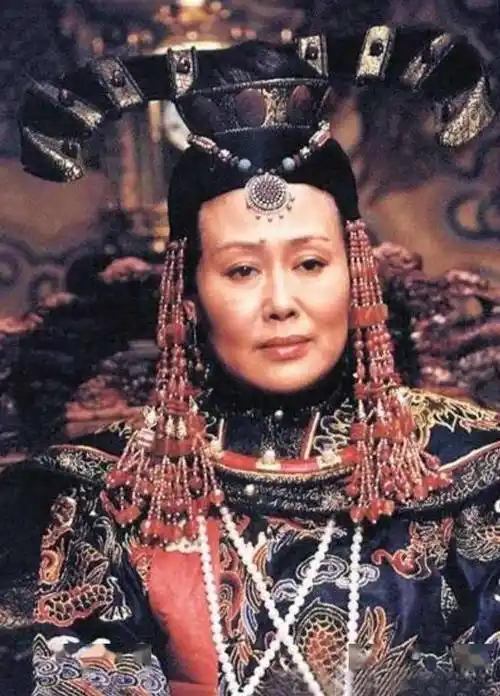 四位被永久除名的 "国家一级演员"_斯琴高娃_李连杰_瑞士