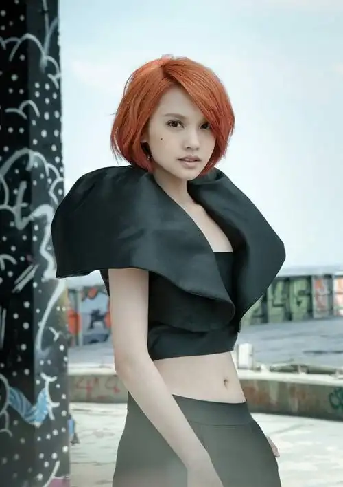 【杨丞琳】拍『天使之翼』封面 登高22层楼顶