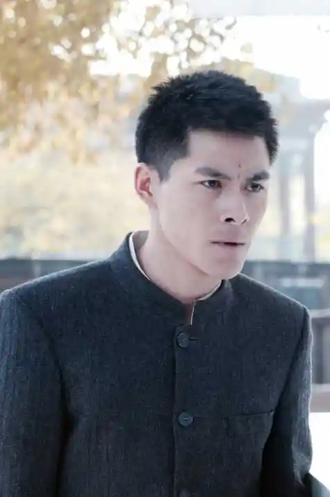 王雷方,毕业于 a target="_blank" href="/item/中国传媒大学/192109"