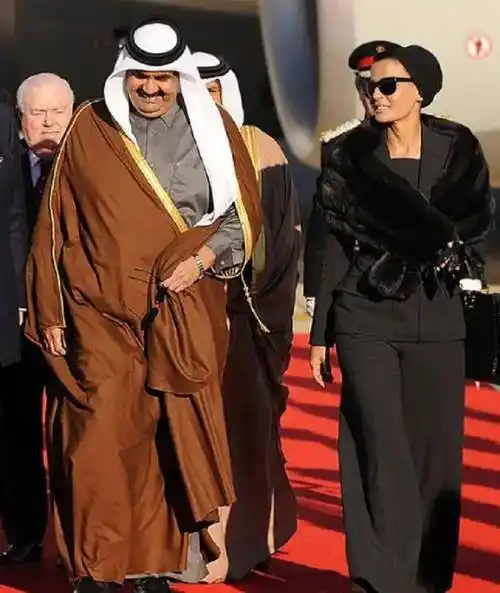 卡塔尔王太后惊艳亮相世界杯!18岁嫁仇人之子,助力儿子当国王