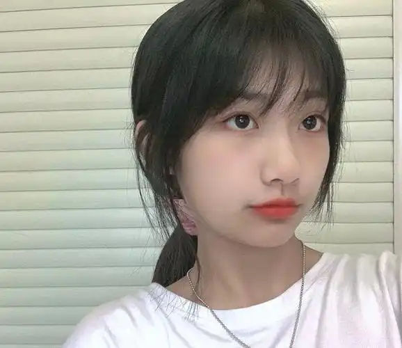 二,激起对方好奇心