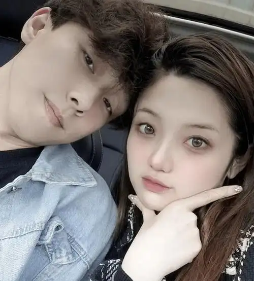 《快乐星球》冰柠檬举办盛大婚礼,女方从小美到大,男方撞脸黄渤!