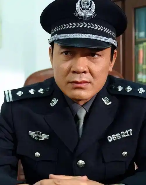 别再尬吹港星了,内地九十年代走红的五位实力派男星演技不输港星_大陆