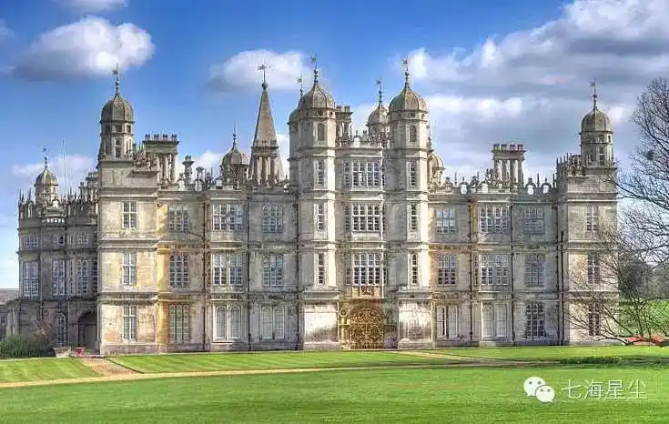 虽称为城堡但实际是一座奢华的庄园,也是伟大的历史建筑,充满古董