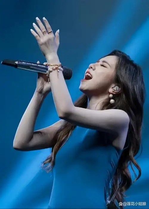 不情愿的行李箱表演,220万未获得观众尊重,邓紫棋的自尊心受挫