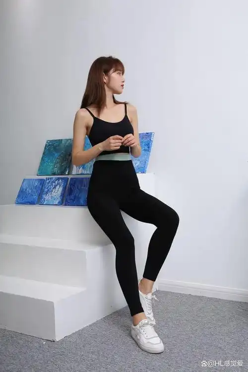 一体裤演绎不同时尚