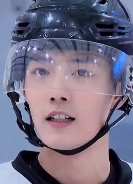 肖战滑冰真的好帅,大白兔奶糖肖战 肖战冰球运动推广大使 冬梦之约