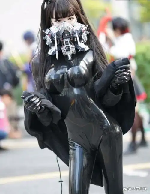 漫展女神为何要戴口罩?害怕鼓包只是其一,也可能是女装大佬