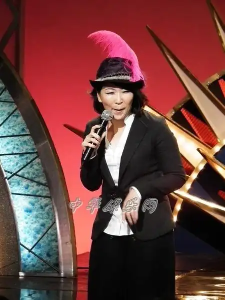 明星骂场 > 正文金曲歌后张秀卿歌艺佳,模仿蔡秋凤,叶瑷菱的歌声更是