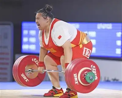 "女力士"李雯雯超世界纪录