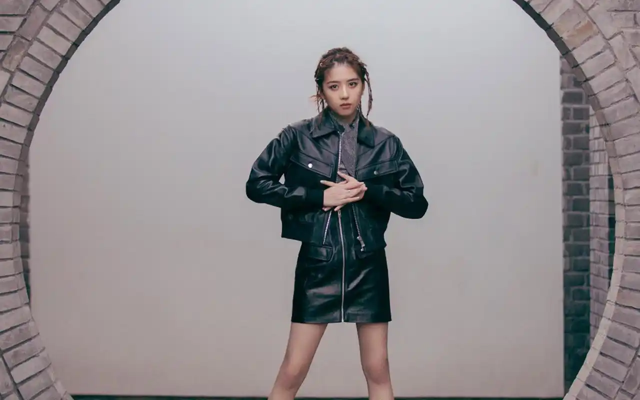 李凯馨酷美写真图片桌面壁纸