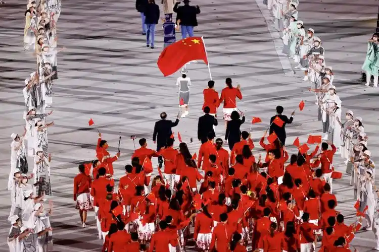 2020东京奥运会开幕 中国代表团入场