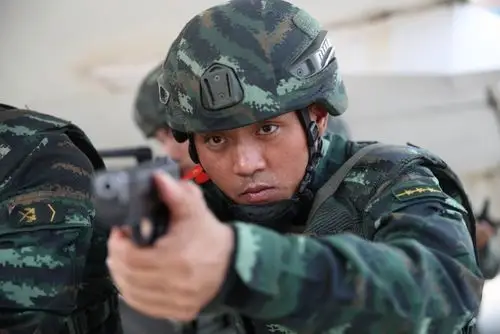 岭南猛虎武警上尉冲锋陷阵16载不到2秒制服陆丰毒枭