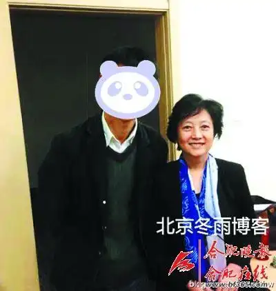 11月4日,知名博主"北京冬雨"通过新浪微博曝光了一组陈道明妻子杜宪的