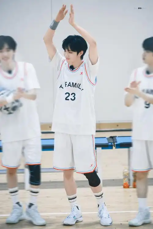 刘耀文预测自己能成为mvp##刘耀文理肤泉品牌青春代言人##刘耀文全场