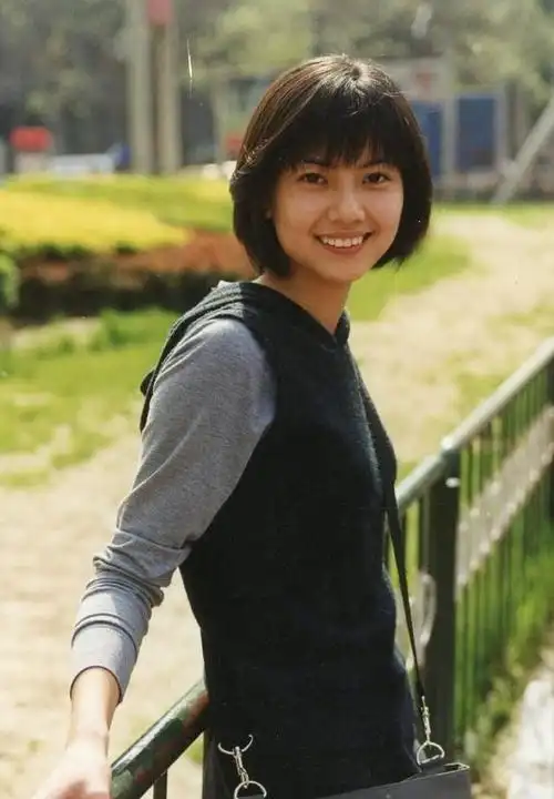 少女时代有点龅牙的高圆圆也太美了把陈钰琪沈月按在地上摩擦