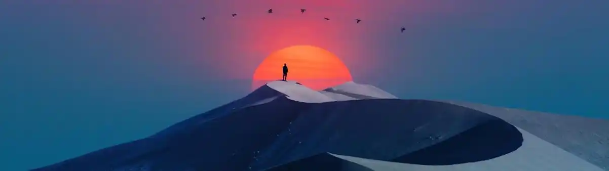 沙漠 日落 太阳 夜晚 一个人 唯美风景3840x1080电脑壁纸_4k风景图片