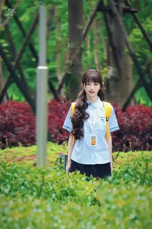 受到了不同年龄段人的喜欢,不管是正在上学的女学生,还是已经步入社会