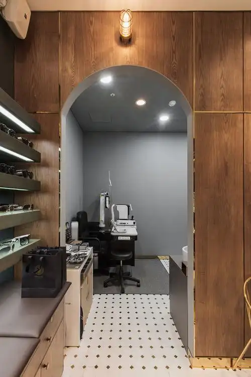 高档groove品牌眼镜店验光区装修设计