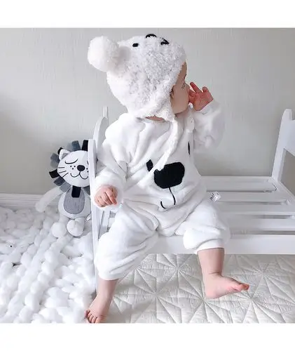 婴儿连体衣服男宝宝春装4春秋装5新生儿2网红可爱0岁3个月1爬爬服