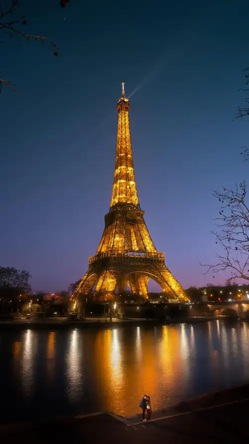 巴黎著名地标埃菲尔铁塔美景