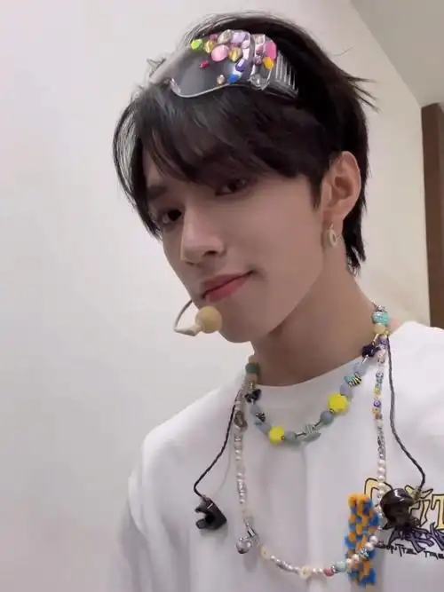 挑眉wink弹舌刘耀文你犯规了