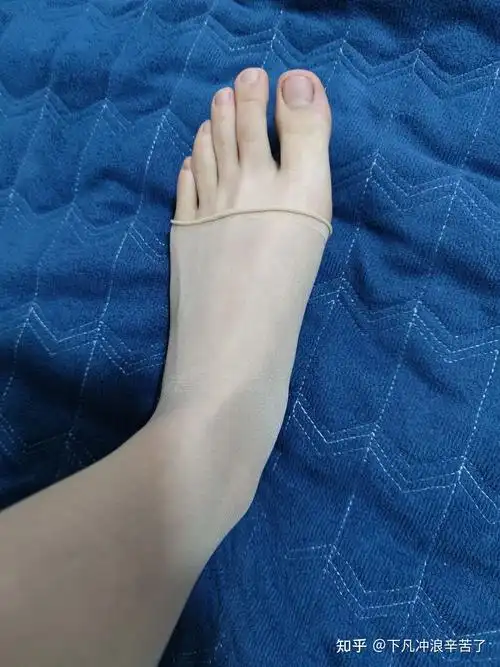 女生光脚的图片是怎么样的? - 知乎