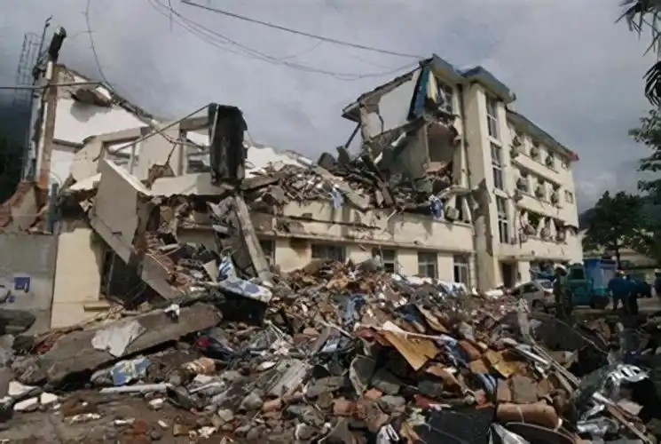 08年汶川地震四川男孩救下以色列女孩女孩寻他13年得偿所愿