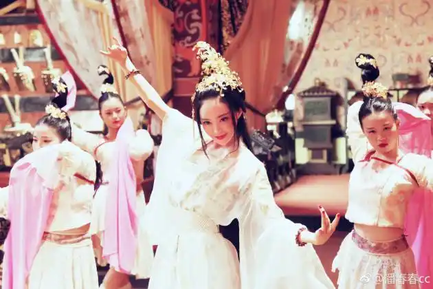 女演员潘春春的成长之路非常交易定档暑期档