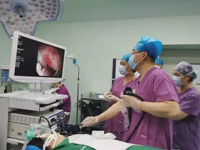 山东省立三院消化内科微创小手术剥除食管巨大神经鞘瘤