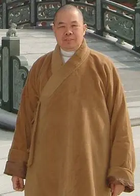 传正法师传正法师俗名林培庵,号基岩,1944年出生于广东省惠来县狮石乡