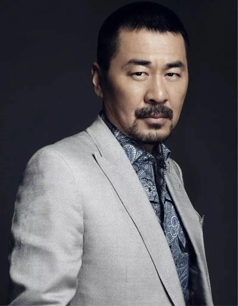 原创老戏骨陈建斌50岁演偶像剧遭吐槽引网友热议