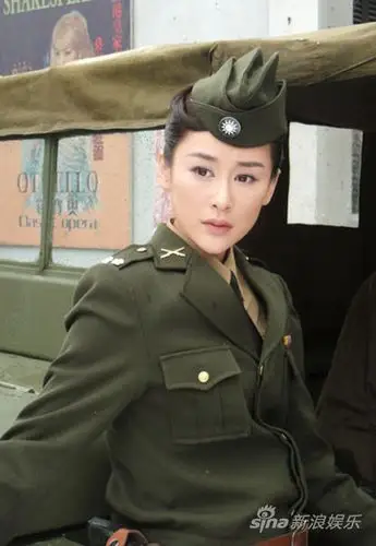 周扬戎装上阵《秘杀名单》演绎女特工